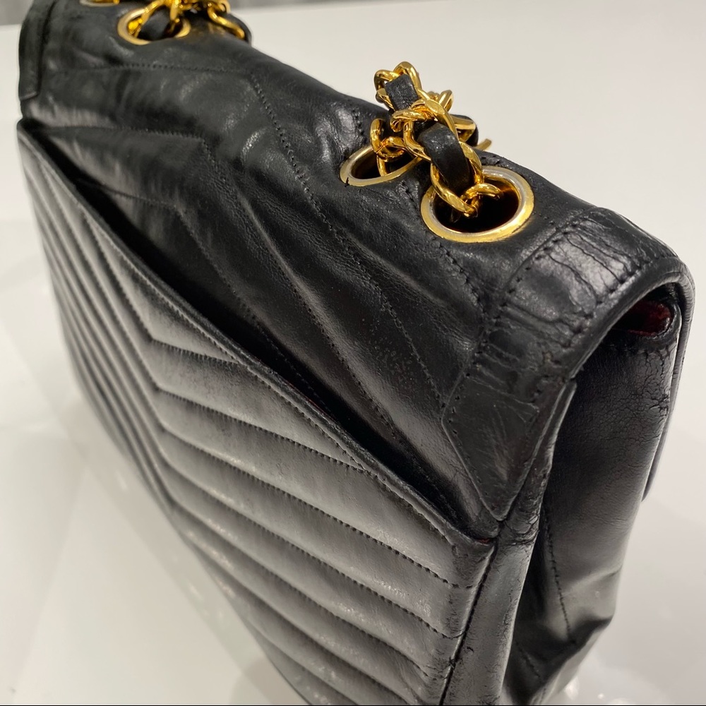 ❌SOLD❌Vintage Chanel Chevron Flap (firm price) - Picture 6 of 10